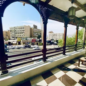 Friends Oasis بيت شباب